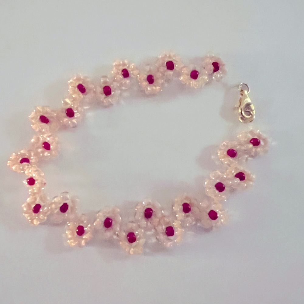 Pink and Red Beaded Wavy Daisy Chain Bracelet
